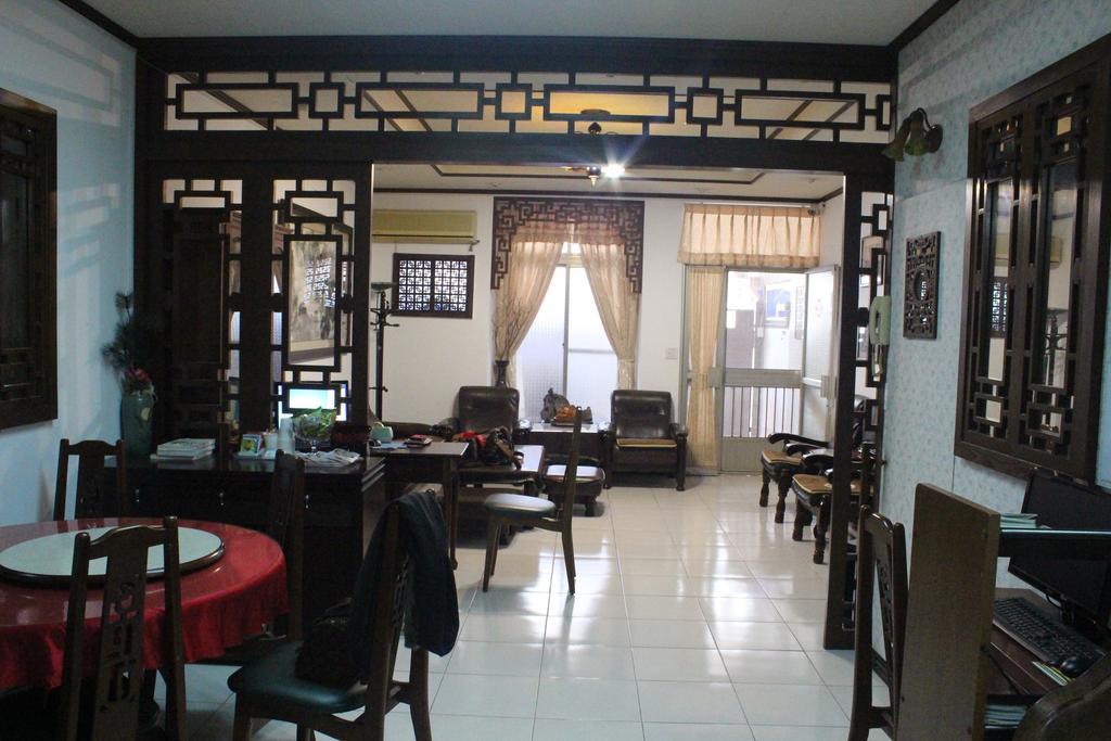 Tainan Travel Inn - Chenggong Univ. Bagian luar foto