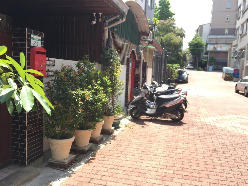 Tainan Travel Inn - Chenggong Univ. Bagian luar foto