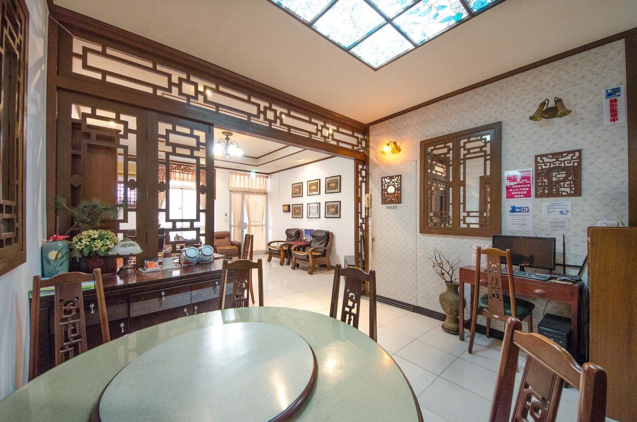 Tainan Travel Inn - Chenggong Univ. Bagian luar foto