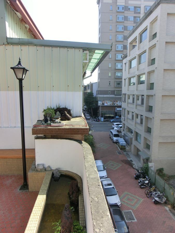 Tainan Travel Inn - Chenggong Univ. Bagian luar foto